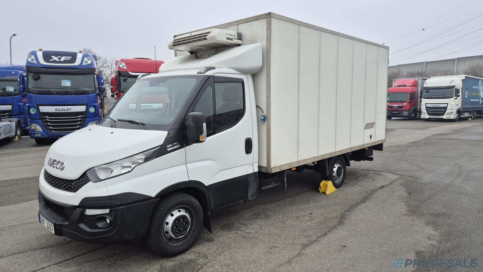 IVECO DAILY 35S11 - mrazírna + elektro agregát THERMO KING V-300 Max + zvedací čelo 750 kg - شاحنة مُبرّدة للتوصيل: صورة 2 IVECO DAILY 35S11 - mrazírna + elektro agregát THERMO KING V-300 Max + zvedací čelo 750 kg - شاحنة مُبرّدة للتوصيل: صورة 2