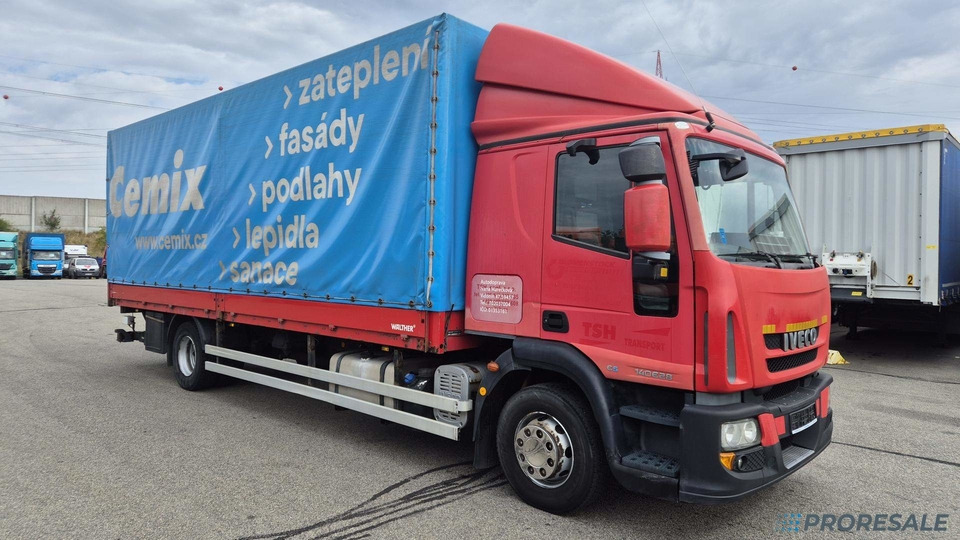 IVECO EUROCARGO ML 140E28 EURO 5 - valník s plachtou + hydraulické čelo 1,5 t - شاحنة ستارة: صورة 1 IVECO EUROCARGO ML 140E28 EURO 5 - valník s plachtou + hydraulické čelo 1,5 t - شاحنة ستارة: صورة 1