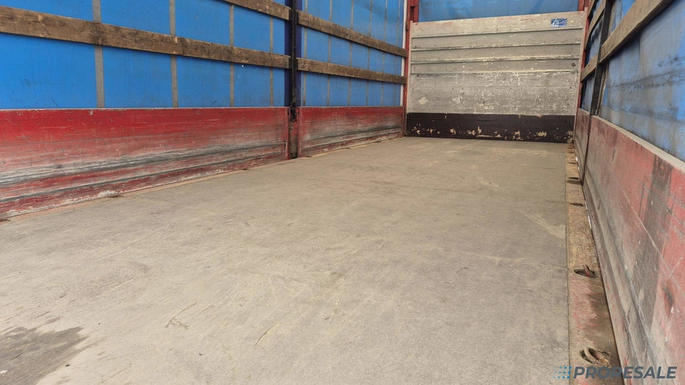 IVECO EUROCARGO ML 140E28 EURO 5 - valník s plachtou + hydraulické čelo 1,5 t - شاحنة ستارة: صورة 4 IVECO EUROCARGO ML 140E28 EURO 5 - valník s plachtou + hydraulické čelo 1,5 t - شاحنة ستارة: صورة 4