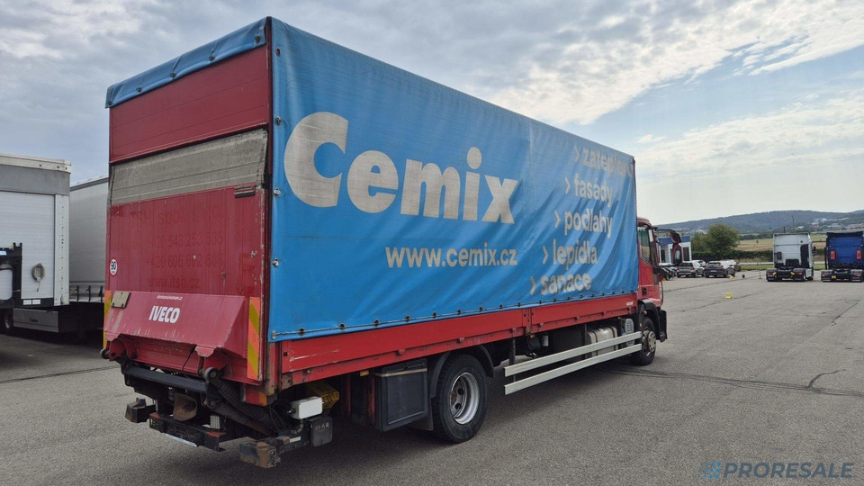 IVECO EUROCARGO ML 140E28 EURO 5 - valník s plachtou + hydraulické čelo 1,5 t - شاحنة ستارة: صورة 3 IVECO EUROCARGO ML 140E28 EURO 5 - valník s plachtou + hydraulické čelo 1,5 t - شاحنة ستارة: صورة 3
