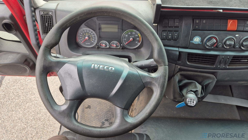 IVECO EUROCARGO ML 140E28 EURO 5 - valník s plachtou + hydraulické čelo 1,5 t - شاحنة ستارة: صورة 5 IVECO EUROCARGO ML 140E28 EURO 5 - valník s plachtou + hydraulické čelo 1,5 t - شاحنة ستارة: صورة 5