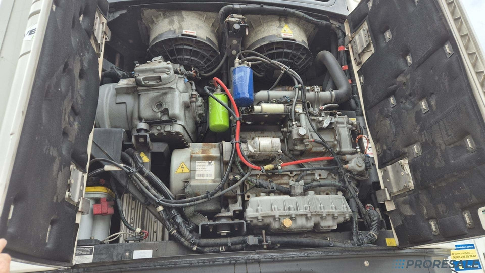 نصف مقطورة مُبرِّدة KRONE COOL LINER SD mrazírenský - MULTITEMP - dělící stěna + agregát CARRIER VECTOR 1950 Mt: صورة 6 نصف مقطورة مُبرِّدة KRONE COOL LINER SD mrazírenský - MULTITEMP - dělící stěna + agregát CARRIER VECTOR 1950 Mt: صورة 6