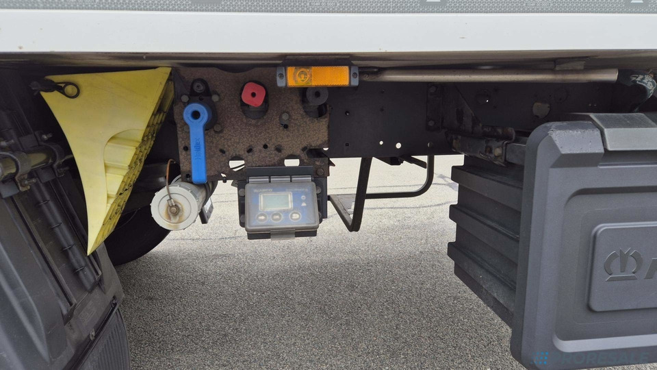 نصف مقطورة مُبرِّدة KRONE COOL LINER SD mrazírenský - MULTITEMP - dělící stěna + agregát CARRIER VECTOR 1950 Mt: صورة 7 نصف مقطورة مُبرِّدة KRONE COOL LINER SD mrazírenský - MULTITEMP - dělící stěna + agregát CARRIER VECTOR 1950 Mt: صورة 7