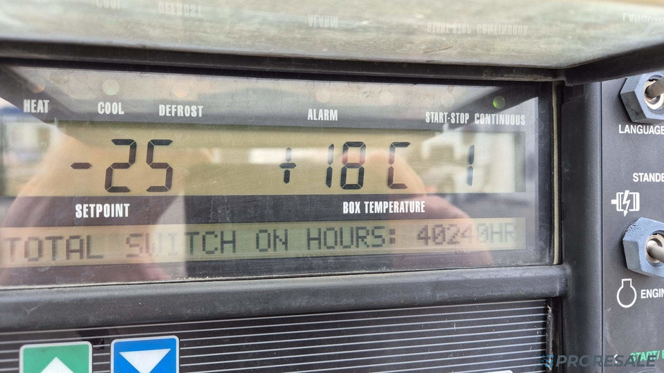 نصف مقطورة مُبرِّدة KRONE COOL LINER SD mrazírenský - MULTITEMP - dělící stěna + agregát CARRIER VECTOR 1950 Mt: صورة 10 نصف مقطورة مُبرِّدة KRONE COOL LINER SD mrazírenský - MULTITEMP - dělící stěna + agregát CARRIER VECTOR 1950 Mt: صورة 10