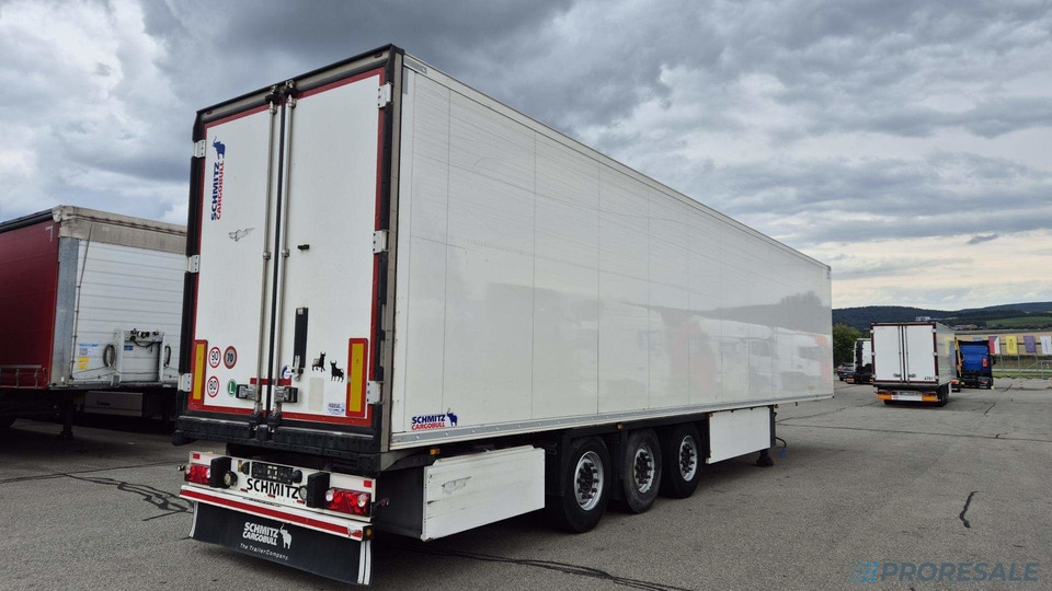 SCHMITZ CARGOBULL SKO 24/L - 13.4 FP60 COOL - mrazírenský návěs + diesel-ekektrický agregát CARRIER VECTOR 1550 - نصف مقطورة مُبرِّدة: صورة 4 SCHMITZ CARGOBULL SKO 24/L - 13.4 FP60 COOL - mrazírenský návěs + diesel-ekektrický agregát CARRIER VECTOR 1550 - نصف مقطورة مُبرِّدة: صورة 4