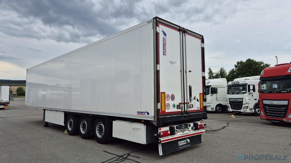 SCHMITZ CARGOBULL SKO 24/L - 13.4 FP60 COOL - mrazírenský návěs + diesel-ekektrický agregát CARRIER VECTOR 1550 - نصف مقطورة مُبرِّدة: صورة 3 SCHMITZ CARGOBULL SKO 24/L - 13.4 FP60 COOL - mrazírenský návěs + diesel-ekektrický agregát CARRIER VECTOR 1550 - نصف مقطورة مُبرِّدة: صورة 3