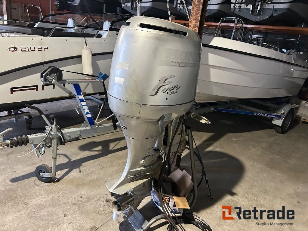 2002 Båtmotor Honda 130 hk Four Stroke - آليات: صورة 1 2002 Båtmotor Honda 130 hk Four Stroke - آليات: صورة 1