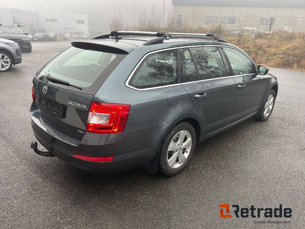 2016 Personbil SKODA OCTAVIA 1.8 TSI 180 hk 4x4 Style 6DSG EU-Godkjent - سيارة: صورة 4 2016 Personbil SKODA OCTAVIA 1.8 TSI 180 hk 4x4 Style 6DSG EU-Godkjent - سيارة: صورة 4