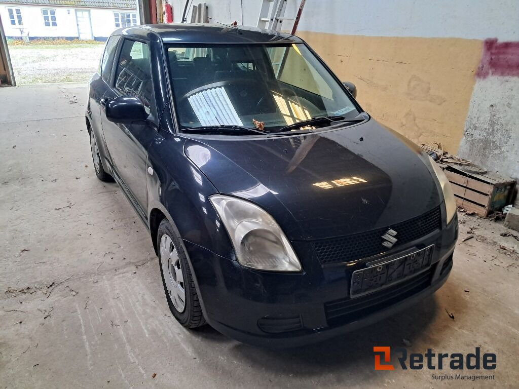 Bil Suzuki Swift 1,3 A/mt - سيارة: صورة 2 Bil Suzuki Swift 1,3 A/mt - سيارة: صورة 2
