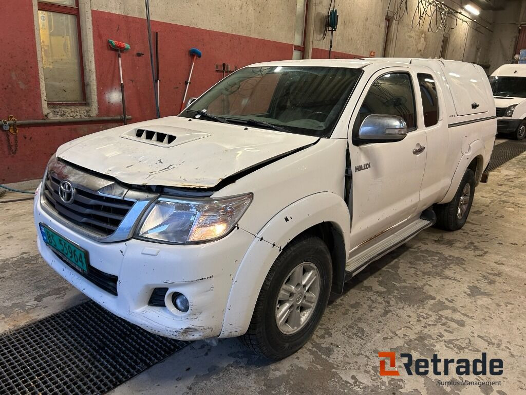 Bil Toyota Hilux 4wd N2 - سيارة: صورة 2 Bil Toyota Hilux 4wd N2 - سيارة: صورة 2