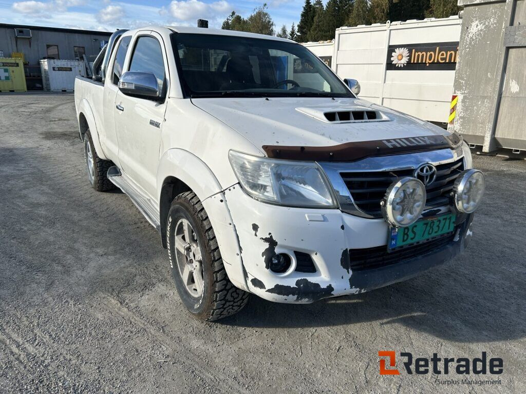 Bil Toyota Hilux - سيارة: صورة 1 Bil Toyota Hilux - سيارة: صورة 1