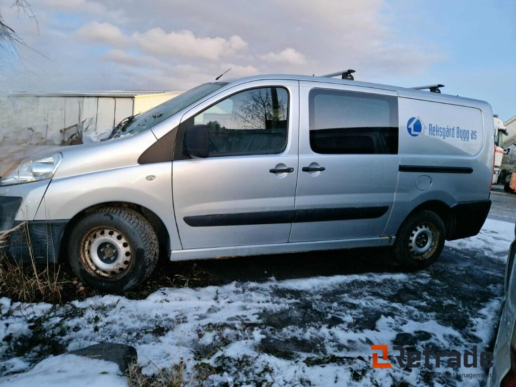 En pen Peugeot Expert 2009-modell - سيارة: صورة 1 En pen Peugeot Expert 2009-modell - سيارة: صورة 1