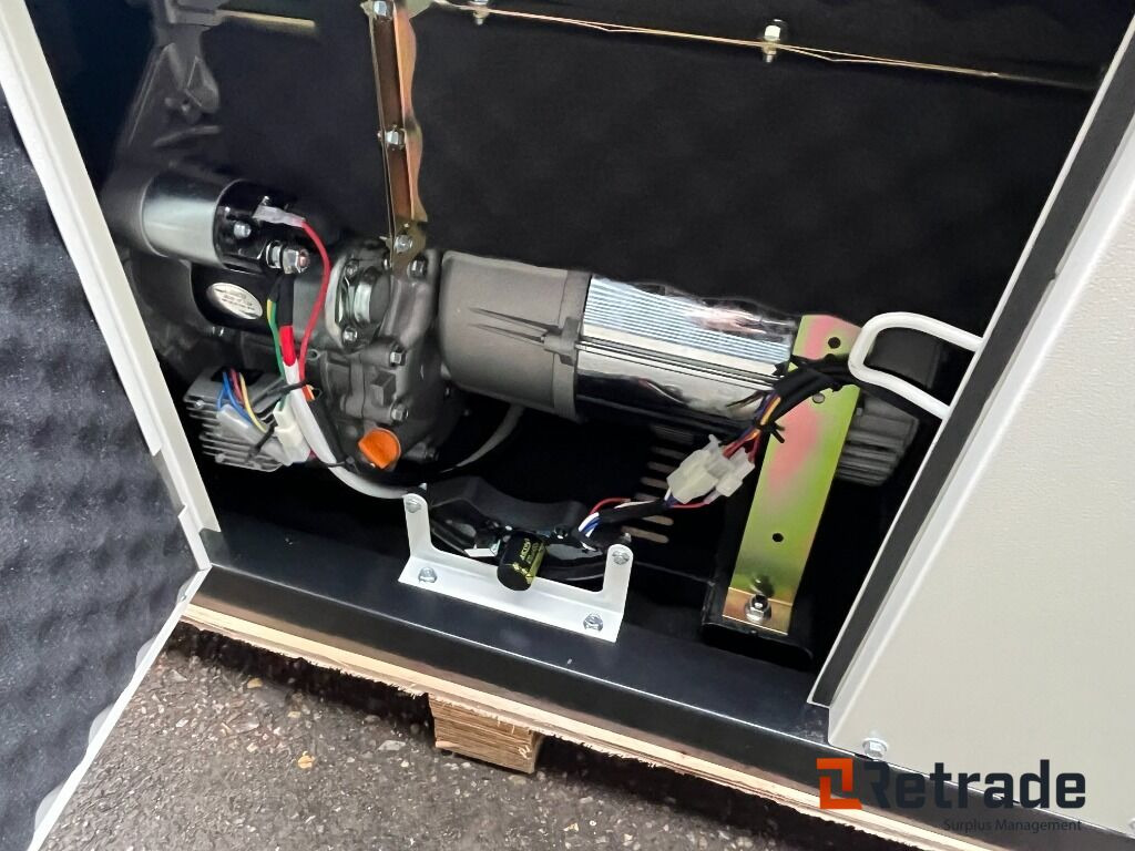 Generator COMPAL POWER VG - R 110 - 10 KW Diesel Generator 10 KW - آلات البناء: صورة 4 Generator COMPAL POWER VG - R 110 - 10 KW Diesel Generator 10 KW - آلات البناء: صورة 4