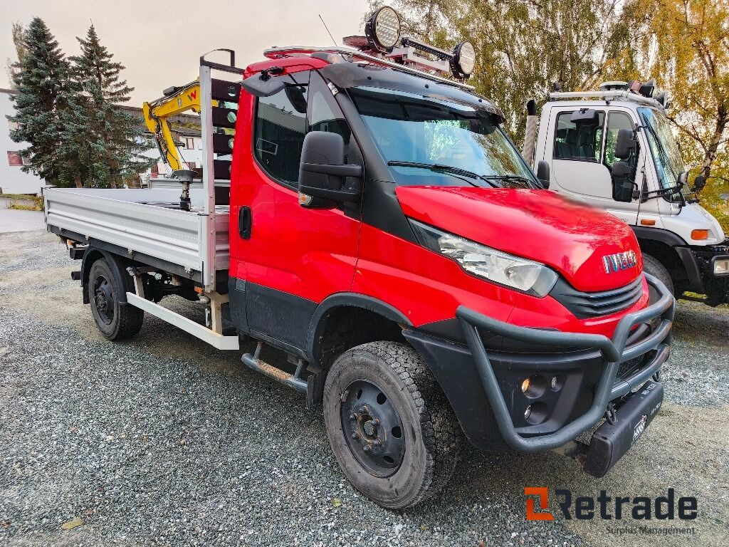 IVECO Daily 70W, 4X4 Tipp og Kran - قلاب صغير: صورة 2 IVECO Daily 70W, 4X4 Tipp og Kran - قلاب صغير: صورة 2