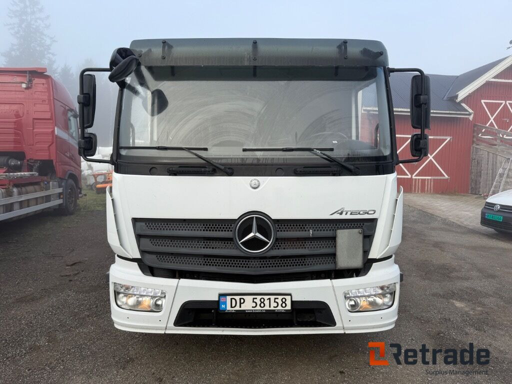 Lastebil Mercedes-Benz Atego EURO 6 Lav kilometer stand med baklem leveres ferdig EU - شاحنات مسطحة: صورة 2 Lastebil Mercedes-Benz Atego EURO 6 Lav kilometer stand med baklem leveres ferdig EU - شاحنات مسطحة: صورة 2