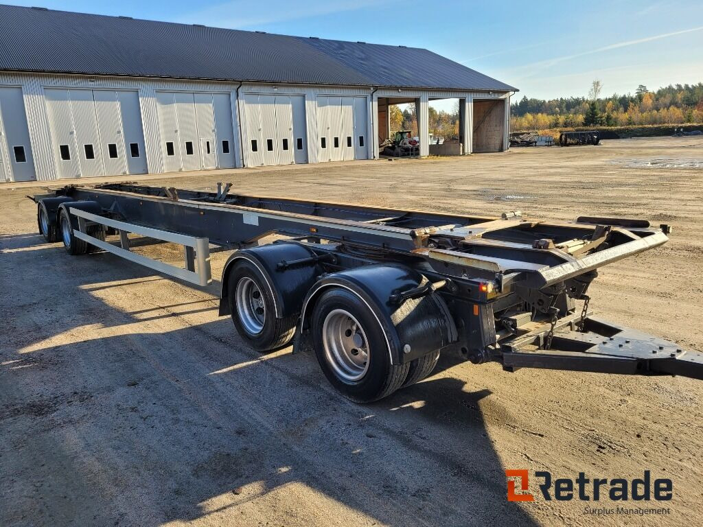 Lastväxlarsläp KILAFORS 4 axligt , med fjärrkontroll -2016 - مقطورة هيكل: صورة 2 Lastväxlarsläp KILAFORS 4 axligt , med fjärrkontroll -2016 - مقطورة هيكل: صورة 2