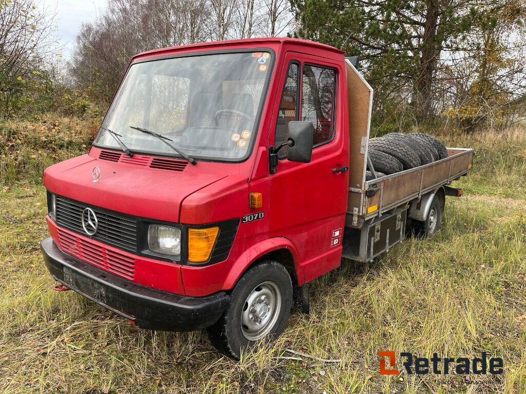 MERCEDES-BENZ 30/35 Ladvogn. - شاحنات مسطحة: صورة 1 MERCEDES-BENZ 30/35 Ladvogn. - شاحنات مسطحة: صورة 1