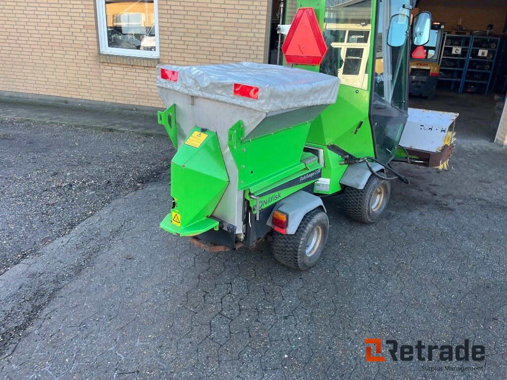 Plæne- og parkmaskiner EGHOLM 2150 Redskabsbærer - آلية المنفعة/ مركبة خاصة: صورة 5 Plæne- og parkmaskiner EGHOLM 2150 Redskabsbærer - آلية المنفعة/ مركبة خاصة: صورة 5