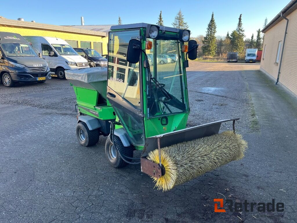 Plæne- og parkmaskiner EGHOLM 2150 Redskabsbærer - آلية المنفعة/ مركبة خاصة: صورة 2 Plæne- og parkmaskiner EGHOLM 2150 Redskabsbærer - آلية المنفعة/ مركبة خاصة: صورة 2