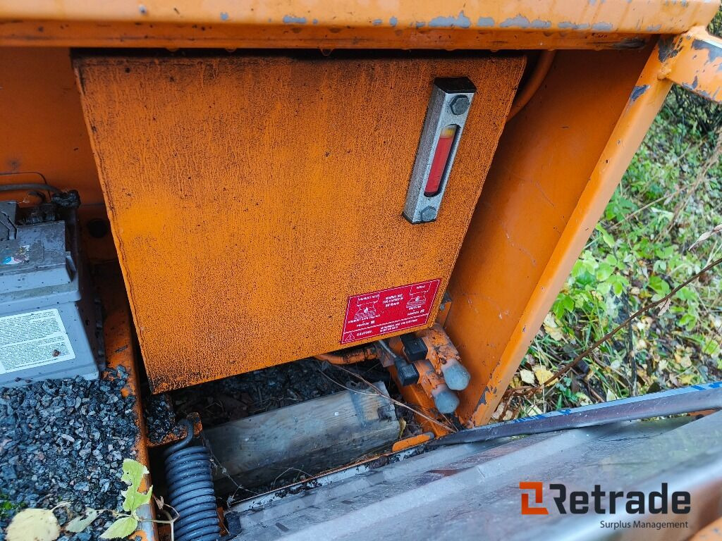 Sand/salt spreder Acometis 3200 - معدات البناء: صورة 4 Sand/salt spreder Acometis 3200 - معدات البناء: صورة 4