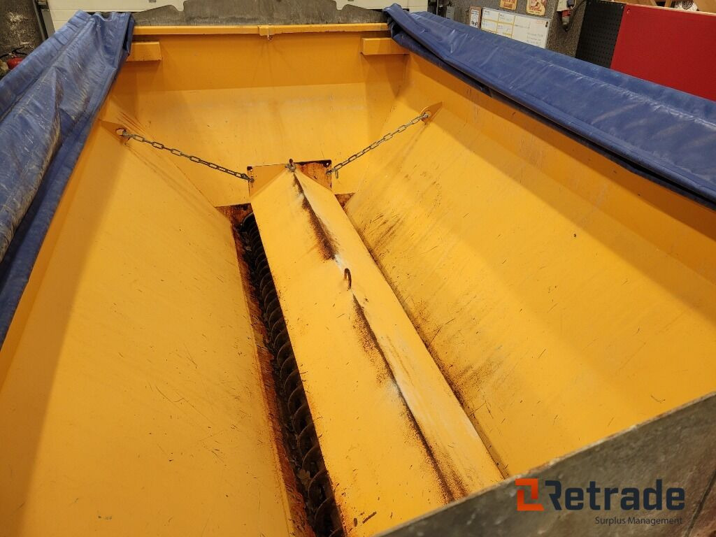 Sandspridare saltspridare Falköping Friggesåkers C7 på Lastväxlarram - مفرشة الرمل/ الملح: صورة 5 Sandspridare saltspridare Falköping Friggesåkers C7 på Lastväxlarram - مفرشة الرمل/ الملح: صورة 5