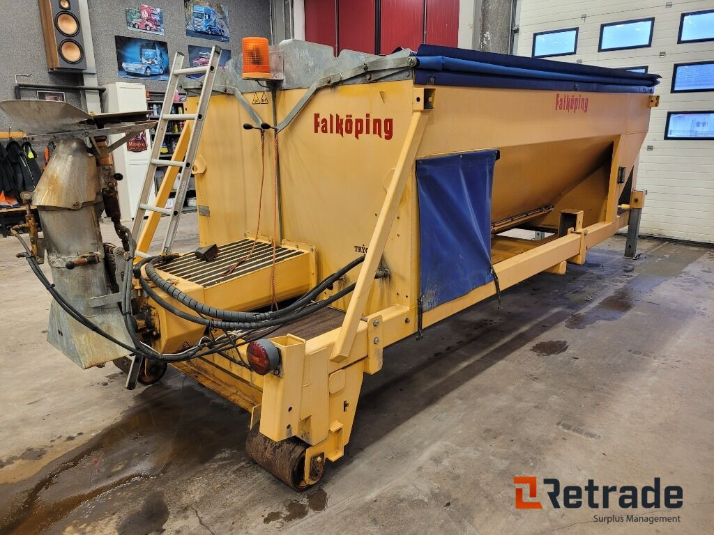 Sandspridare saltspridare Falköping Friggesåkers C7 på Lastväxlarram - مفرشة الرمل/ الملح: صورة 3 Sandspridare saltspridare Falköping Friggesåkers C7 på Lastväxlarram - مفرشة الرمل/ الملح: صورة 3
