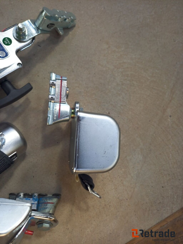 Selebeslag - معدات المستودعات: صورة 3 Selebeslag - معدات المستودعات: صورة 3