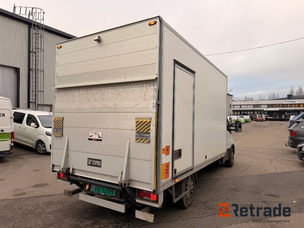 Skapbil IVECO 35S16 (parkert i Oslo) - شاحنة مغلقة الصندوق: صورة 5 Skapbil IVECO 35S16 (parkert i Oslo) - شاحنة مغلقة الصندوق: صورة 5