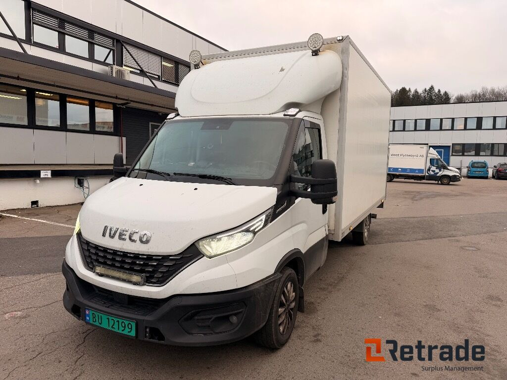 Skapbil IVECO 35S16 (parkert i Oslo) - شاحنة مغلقة الصندوق: صورة 1 Skapbil IVECO 35S16 (parkert i Oslo) - شاحنة مغلقة الصندوق: صورة 1