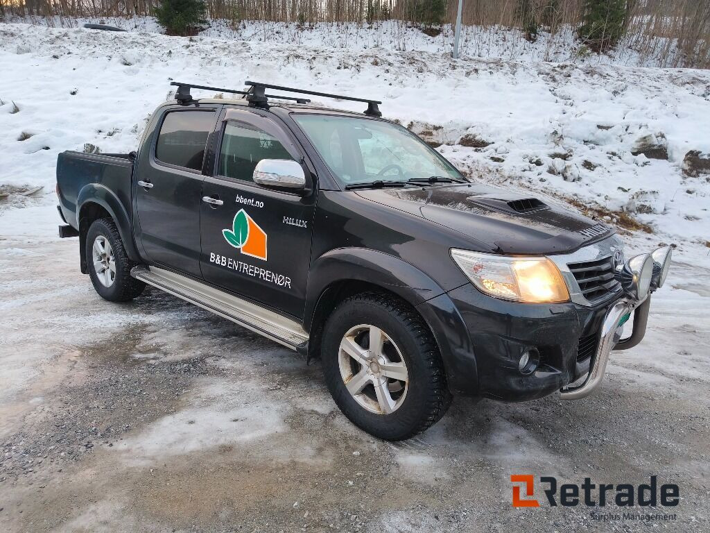 TOYOTA Hilux 4WD - سيارة: صورة 3 TOYOTA Hilux 4WD - سيارة: صورة 3