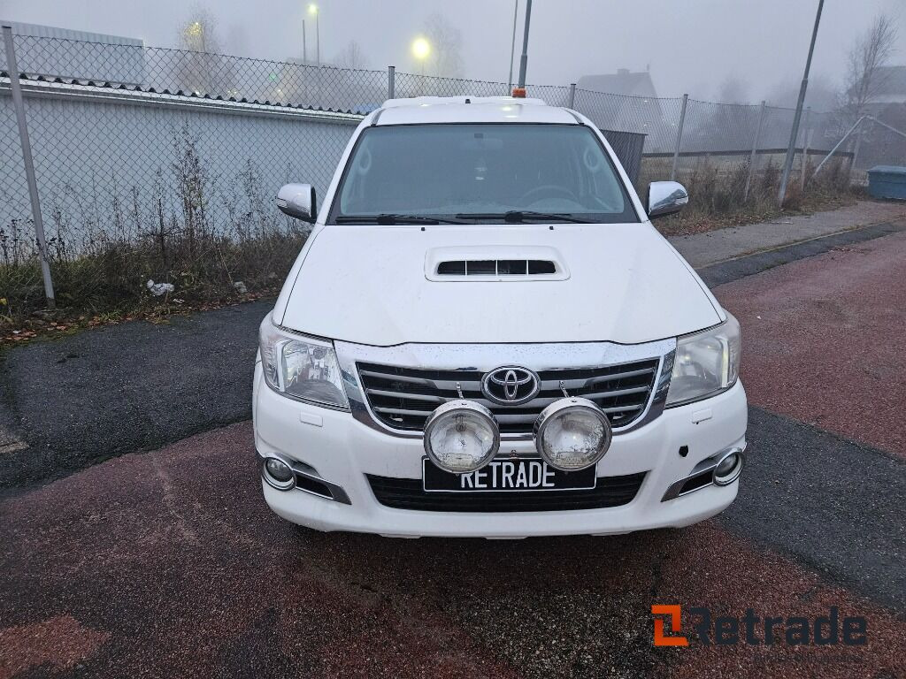 Toyota Hilux 3.0 Dubbelhytt 4wd - سيارة: صورة 3 Toyota Hilux 3.0 Dubbelhytt 4wd - سيارة: صورة 3