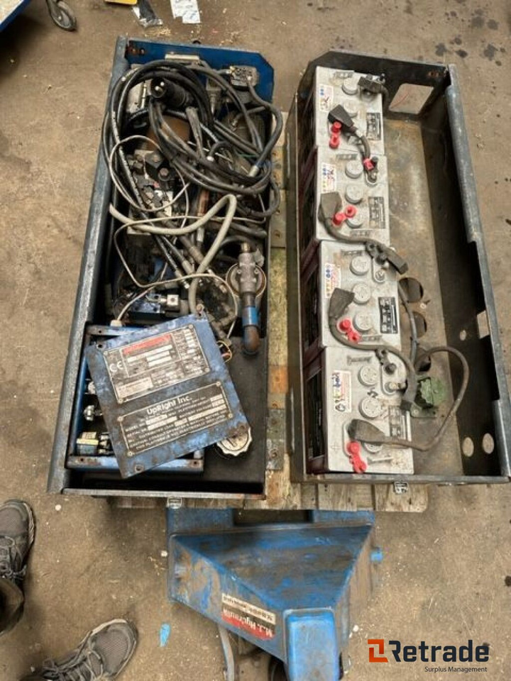 Upright Sax Platform 10 meter / Scissor platform 10 meters - رافعة هيدروليكية مقصية: صورة 4 Upright Sax Platform 10 meter / Scissor platform 10 meters - رافعة هيدروليكية مقصية: صورة 4