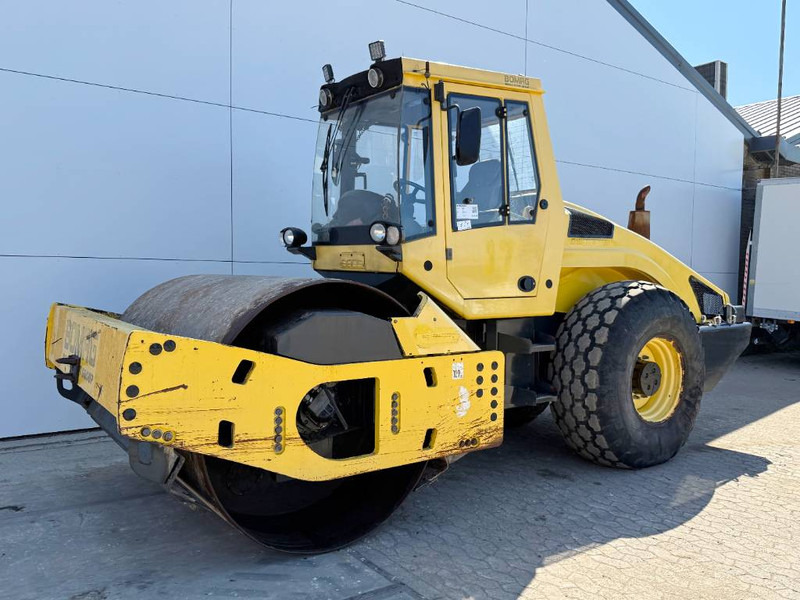 Bomag BW213DH-4 - Evib/BVC / German Machine - مدحلة: صورة 2 Bomag BW213DH-4 - Evib/BVC / German Machine - مدحلة: صورة 2
