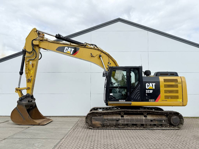 Cat 323FL - German Machine / Rear + Side Camera - حفار زحاف: صورة 1 Cat 323FL - German Machine / Rear + Side Camera - حفار زحاف: صورة 1