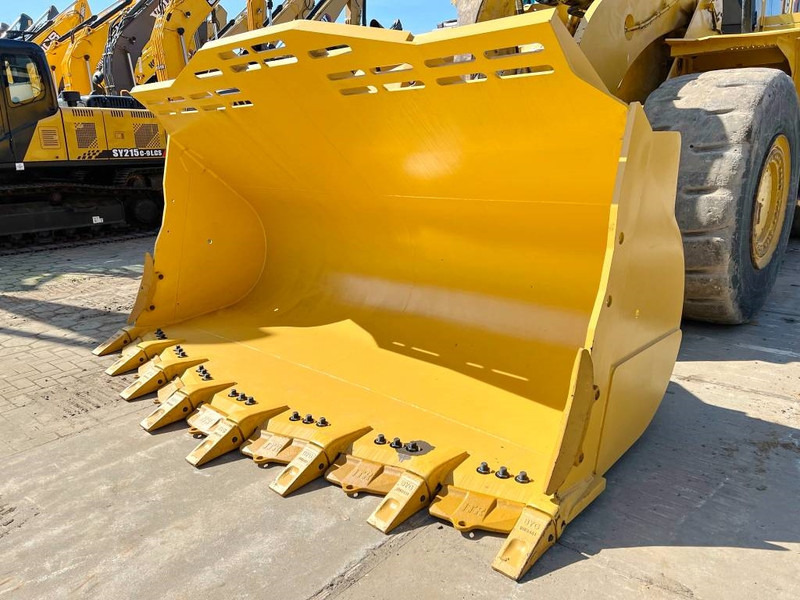 Cat 988K Bucket - New / Unused - بكت - آلات البناء: صورة 1 Cat 988K Bucket - New / Unused - بكت - آلات البناء: صورة 1