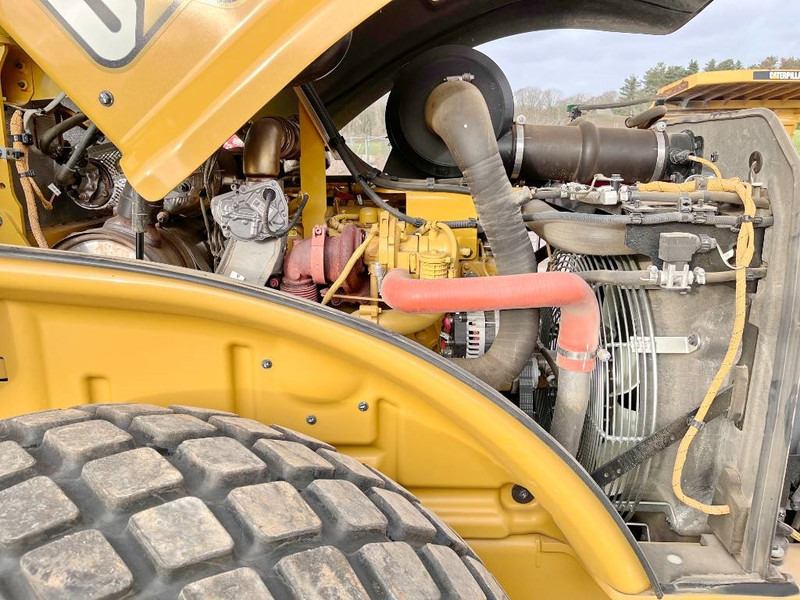 مدحلة Cat CS66B - Excellent Condition / Low Hours / CE: صورة 18