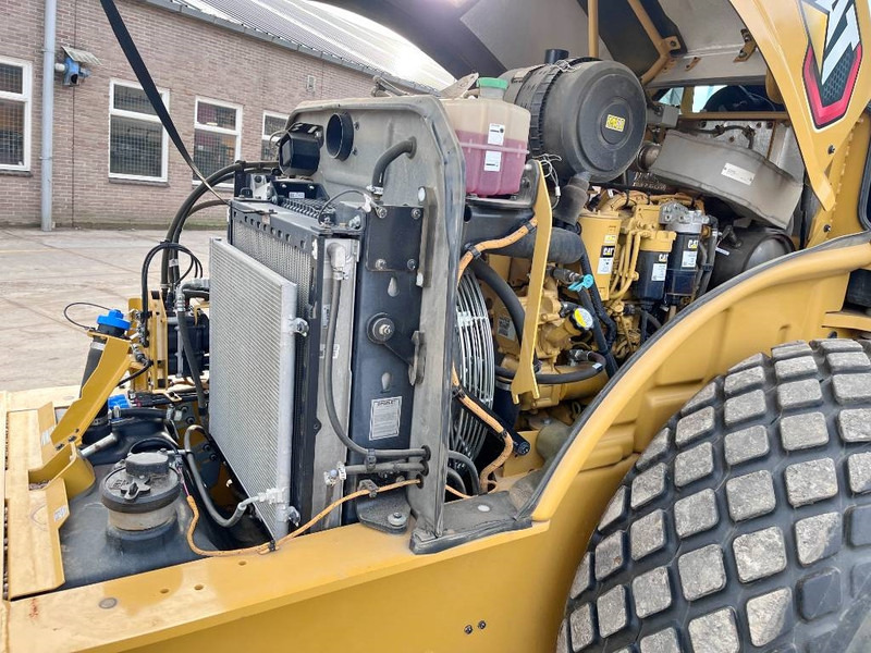 مدحلة Cat CS66B - Excellent Condition / Low Hours / CE: صورة 16