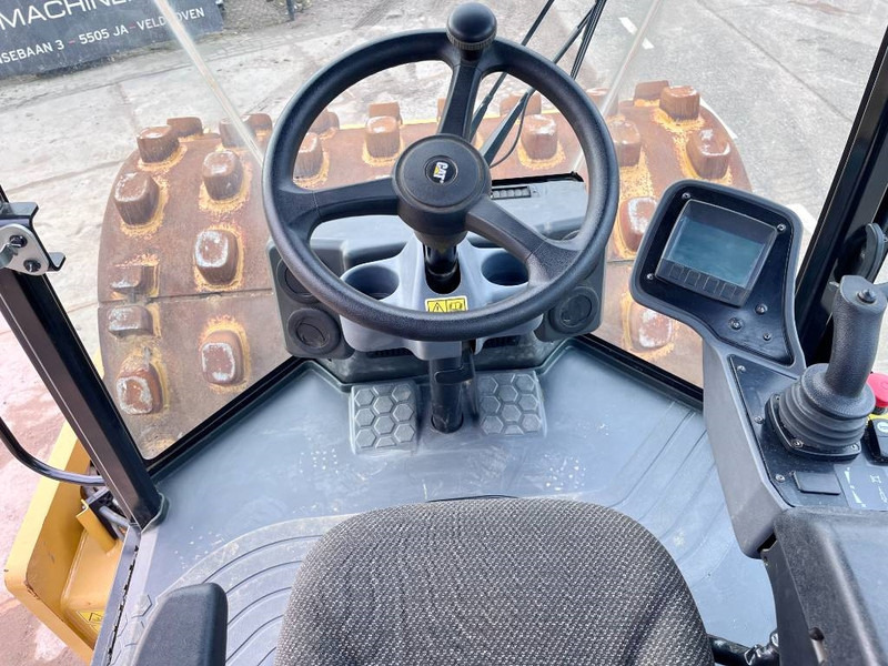 مدحلة Cat CS66B - Excellent Condition / Low Hours / CE: صورة 8