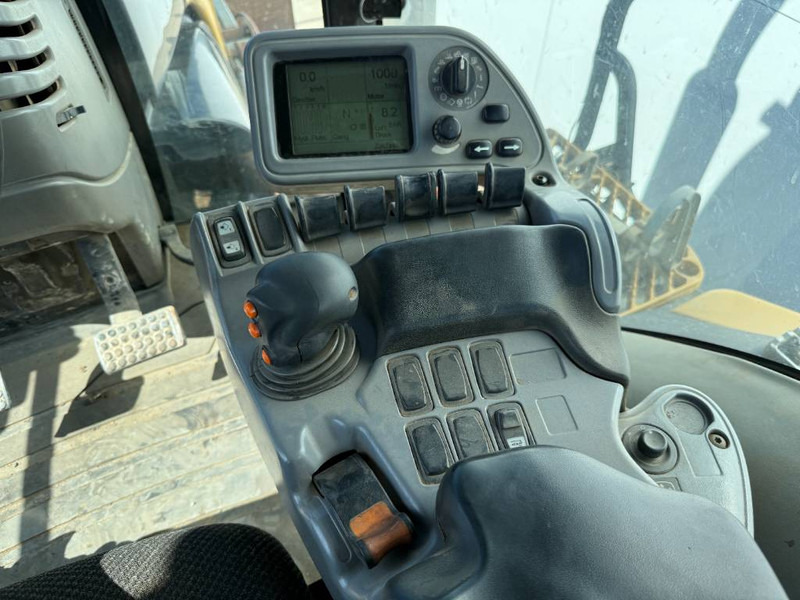 جرَّار مجنزر Cat Challenger MT865B - German Machine / Front Blade: صورة 11