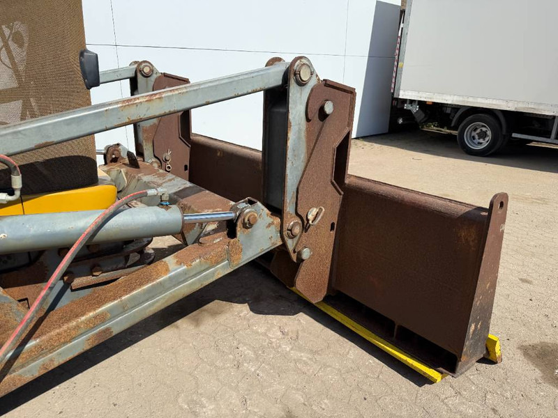 جرَّار مجنزر Cat Challenger MT865B - German Machine / Front Blade: صورة 16