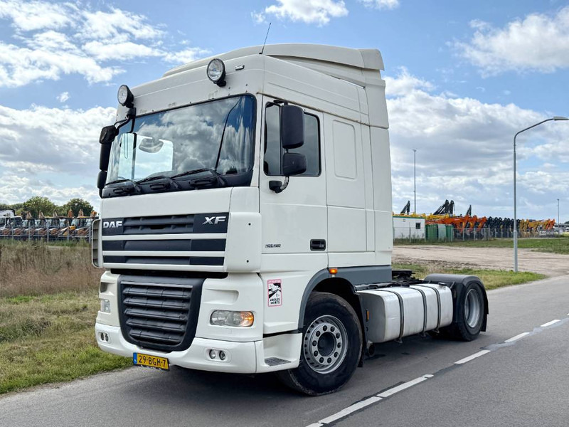 DAF XF105.460 - Automatic / Airco / Cruise Control - وحدة جر: صورة 1 DAF XF105.460 - Automatic / Airco / Cruise Control - وحدة جر: صورة 1