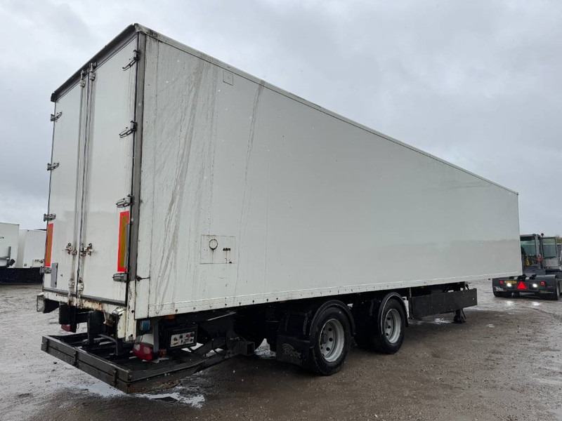 Fruehauf ONCRK 32-220 A - Taillift / Forced Steering - نصف مقطورة صندوق مغلق: صورة 4 Fruehauf ONCRK 32-220 A - Taillift / Forced Steering - نصف مقطورة صندوق مغلق: صورة 4