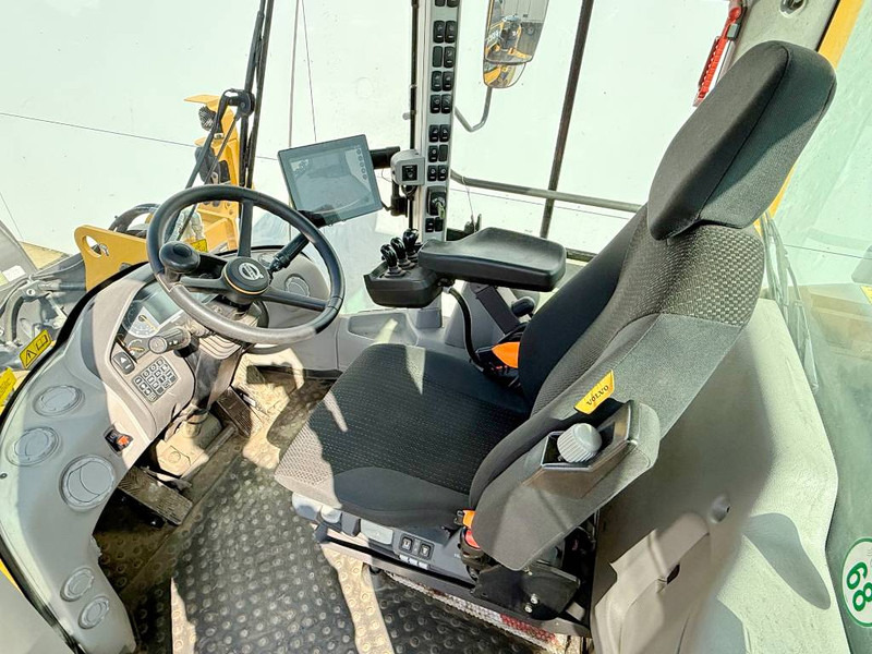 اللودر بعجل Volvo L110H - German Machine / High-tip Bucket / 3rd Fun: صورة 9