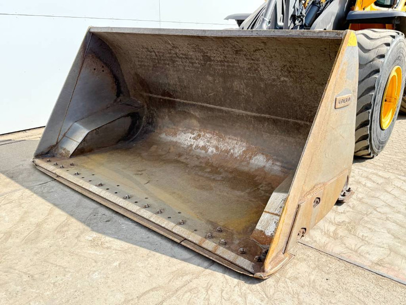 اللودر بعجل Volvo L110H - German Machine / High-tip Bucket / 3rd Fun: صورة 14