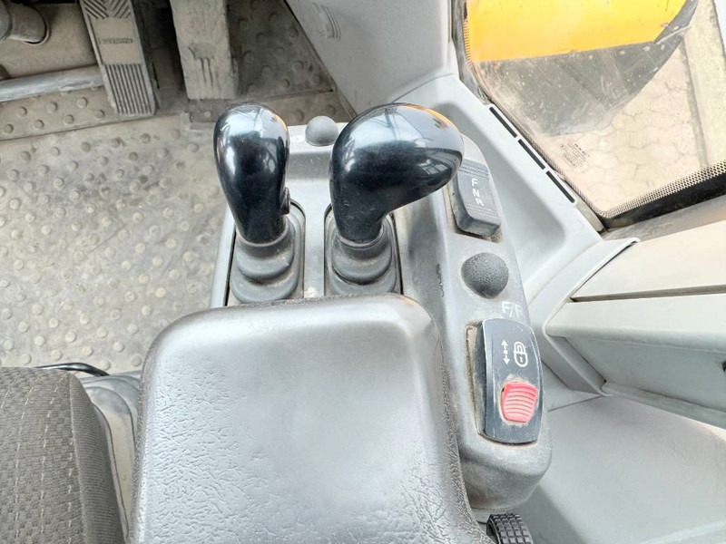 اللودر بعجل Volvo L350H - Dutch Machine / CDC Steering: صورة 10 اللودر بعجل Volvo L350H - Dutch Machine / CDC Steering: صورة 10