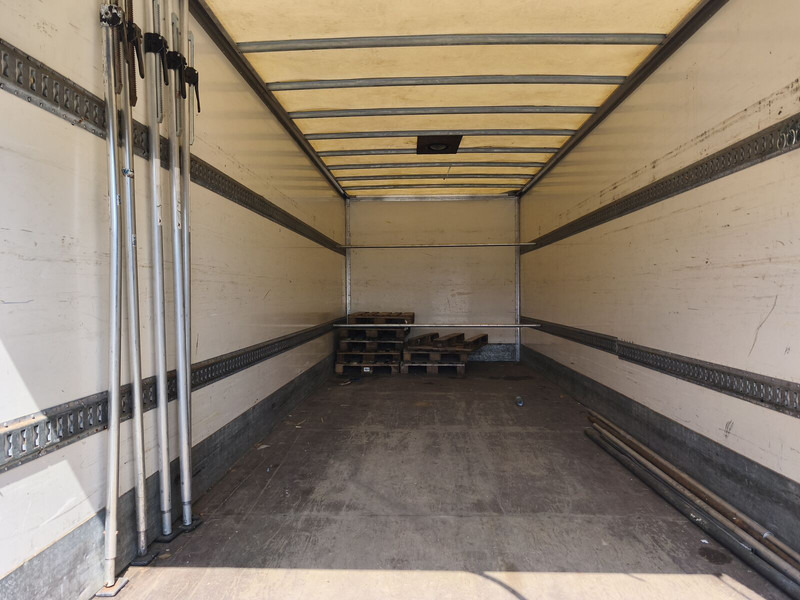 شاحنة مقفلة MAN LE 10.220: صورة 11