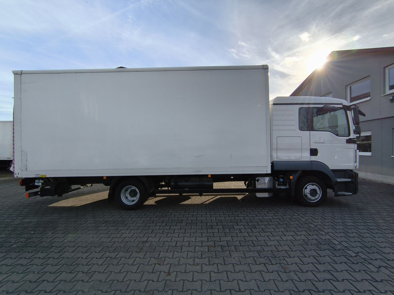 MAN TGL 8.190 Koffer gFH AHK LBW Euro 6 4x2 (11) TÜV NEU - شاحنة مقفلة: صورة 4 MAN TGL 8.190 Koffer gFH AHK LBW Euro 6 4x2 (11) TÜV NEU - شاحنة مقفلة: صورة 4