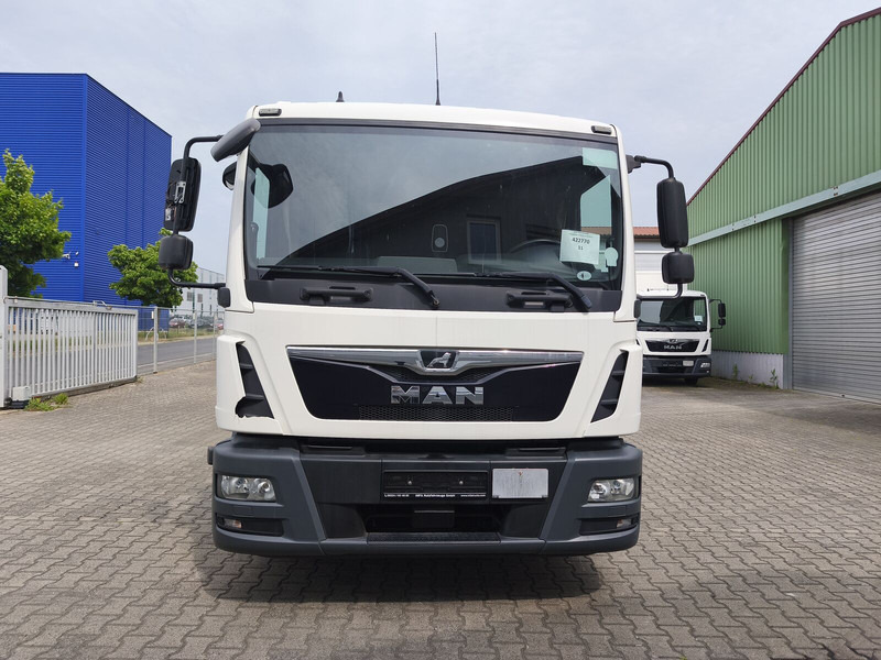 MAN TGL 8.190 Koffer gFH AHK LBW Euro 6 4x2 (11) - شاحنة مقفلة: صورة 3 MAN TGL 8.190 Koffer gFH AHK LBW Euro 6 4x2 (11) - شاحنة مقفلة: صورة 3