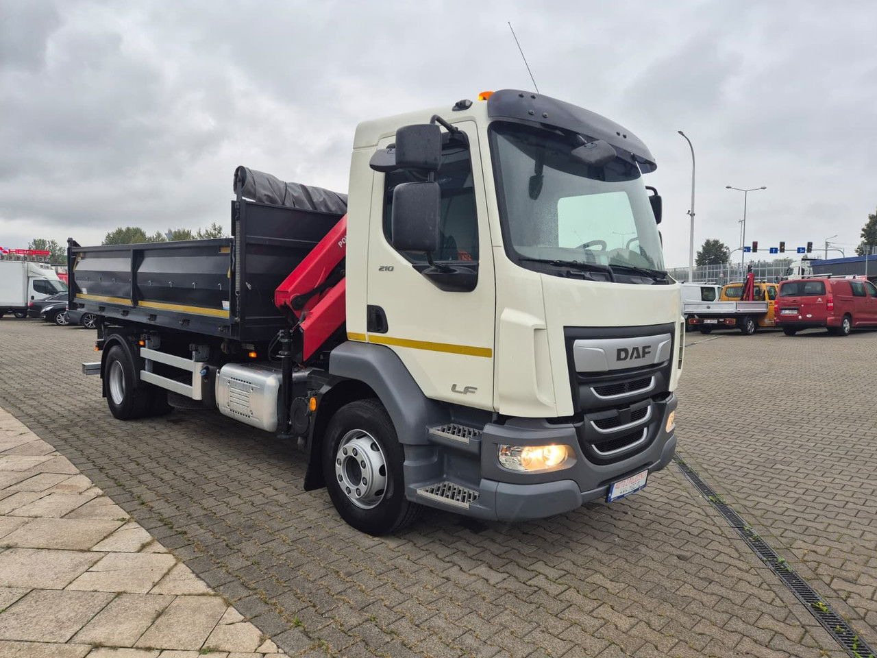 DAF LF 210 HDS HMF / Kipper / Like NEW - شاحنة قلاب, شاحنة كرين: صورة 4 DAF LF 210 HDS HMF / Kipper / Like NEW - شاحنة قلاب, شاحنة كرين: صورة 4