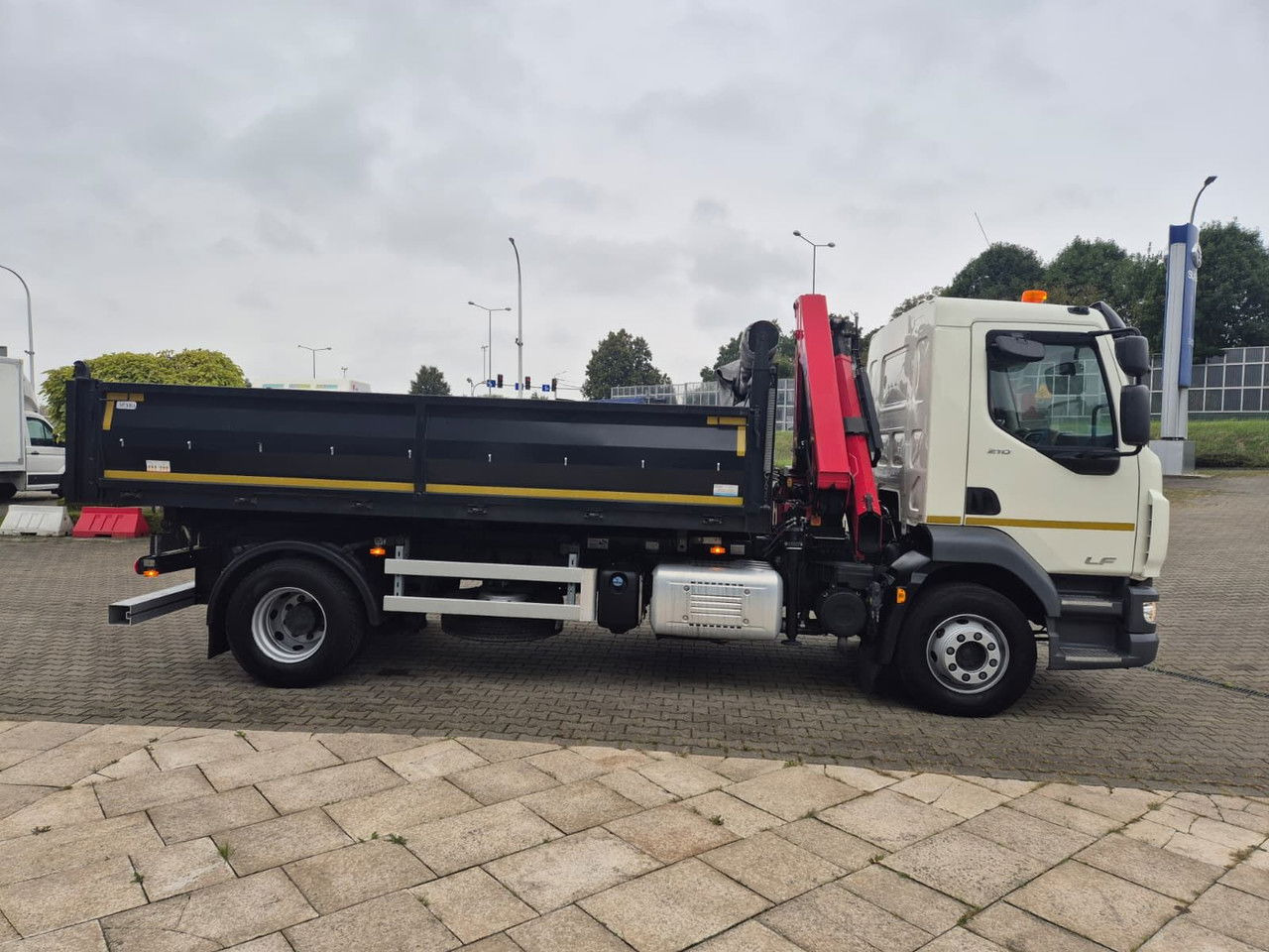 DAF LF 210 HDS HMF / Kipper / Like NEW - شاحنة قلاب, شاحنة كرين: صورة 5 DAF LF 210 HDS HMF / Kipper / Like NEW - شاحنة قلاب, شاحنة كرين: صورة 5